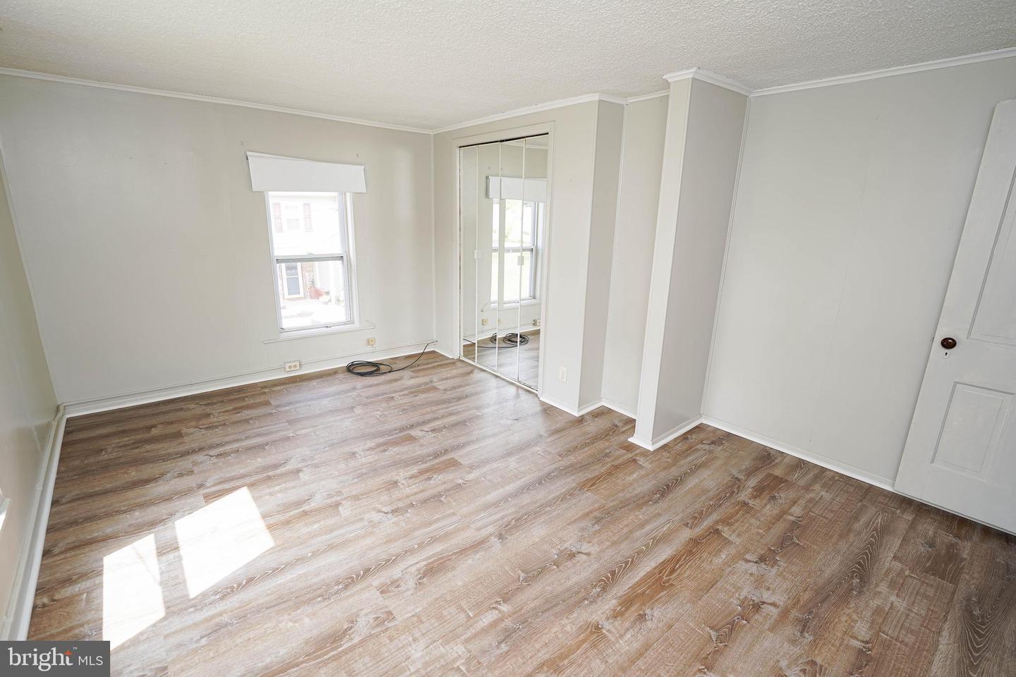 202 E Grove St #a Property Photo 27