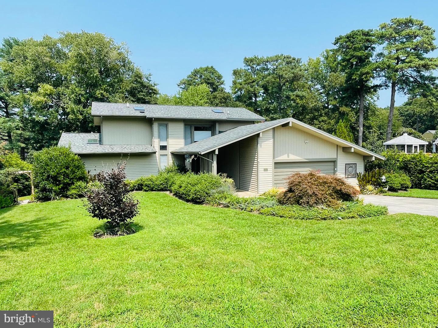 31057 Edgewater Dr Property Photo 2