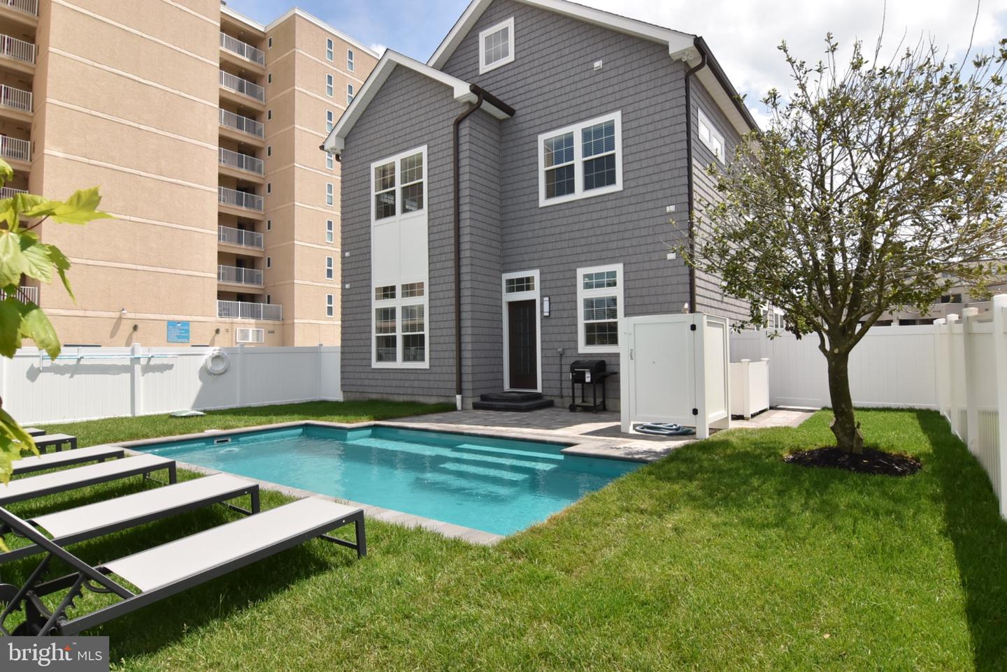 3 Laurel St Property Photo 5