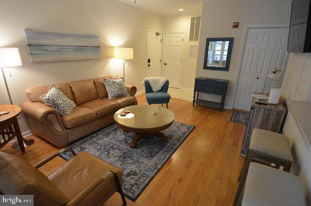 300 Pebble Dr Property Photo 5