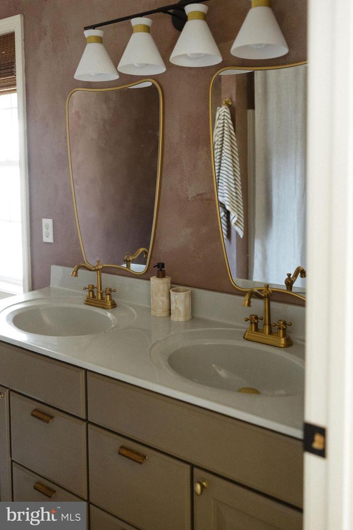42 Deerfield Ln Property Photo 10