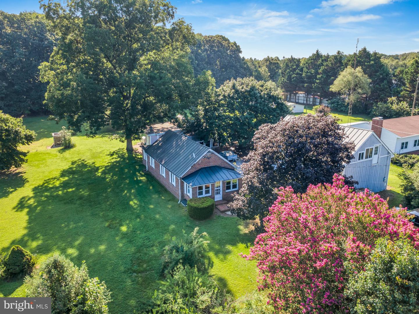10217 Clendaniel Pond Rd Property Photo 2