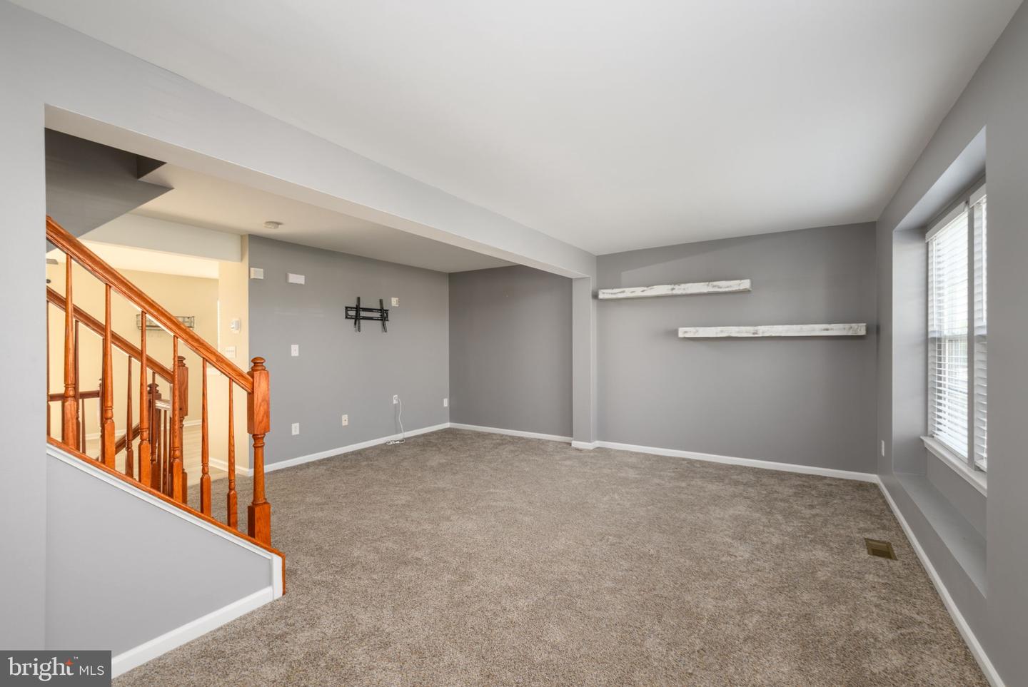 23567 Devonshire Rd Property Photo 6