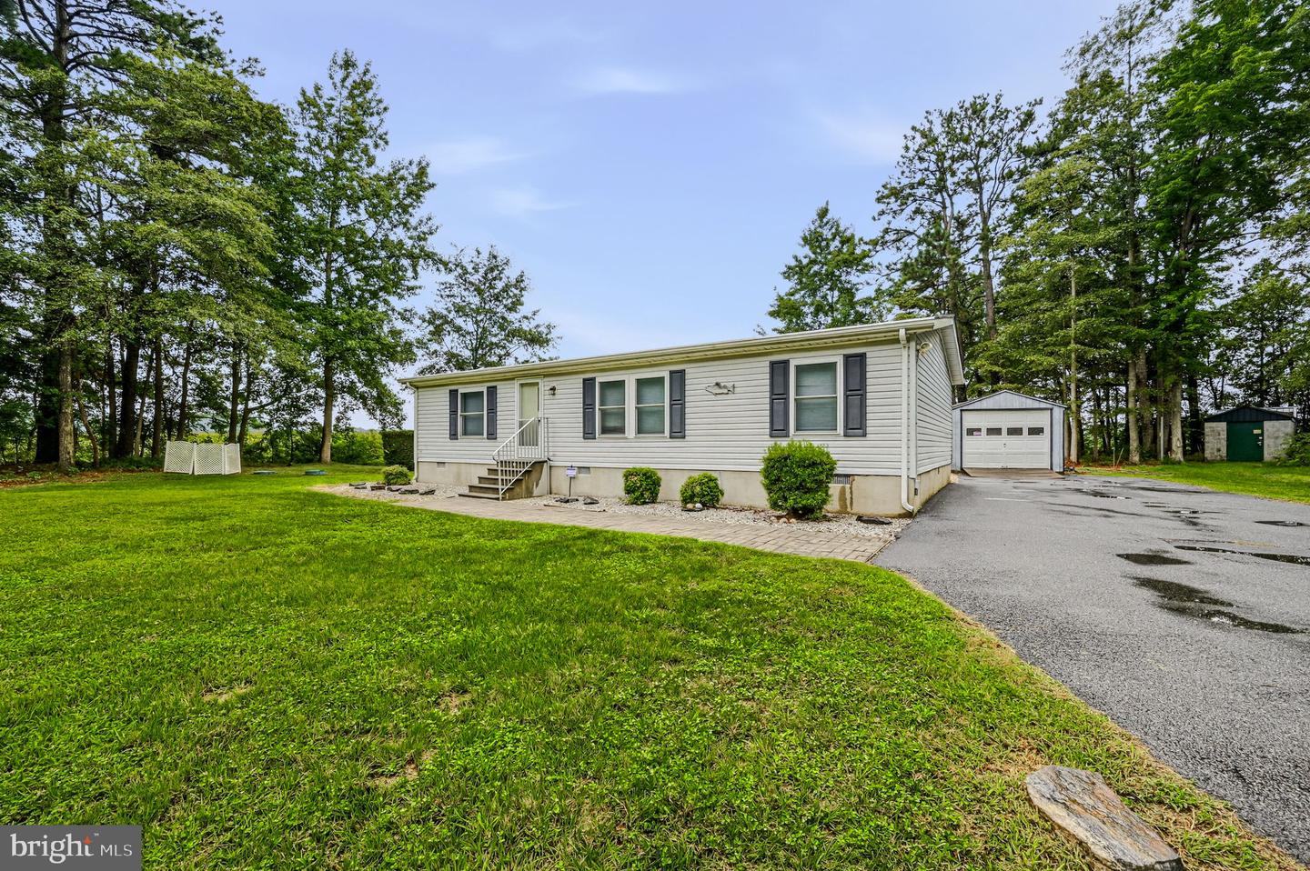 27832 Avalon Dr Property Photo 1