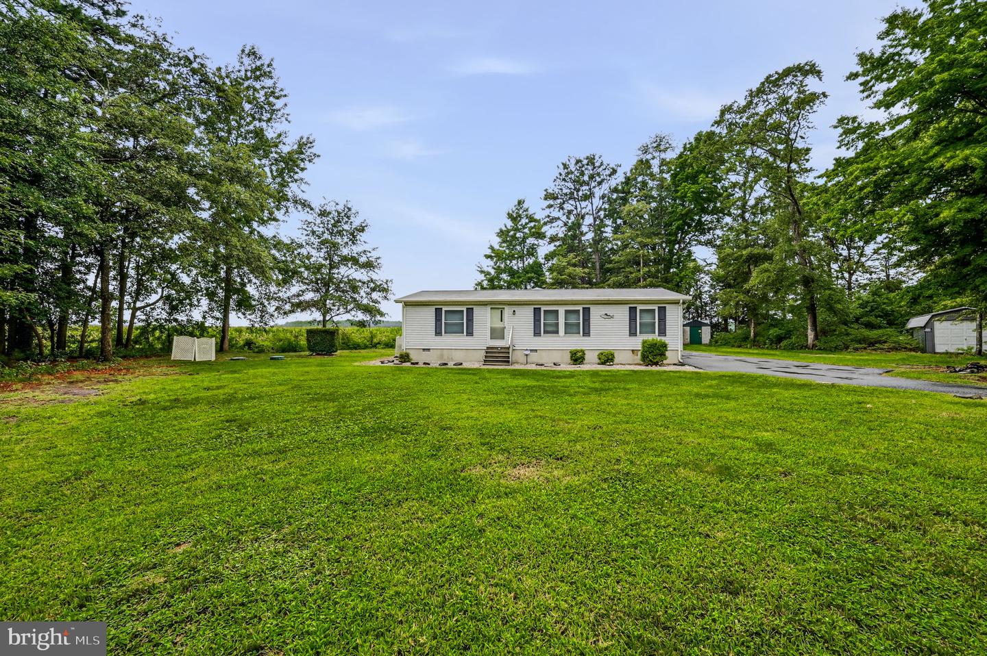 27832 Avalon Dr Property Photo 3