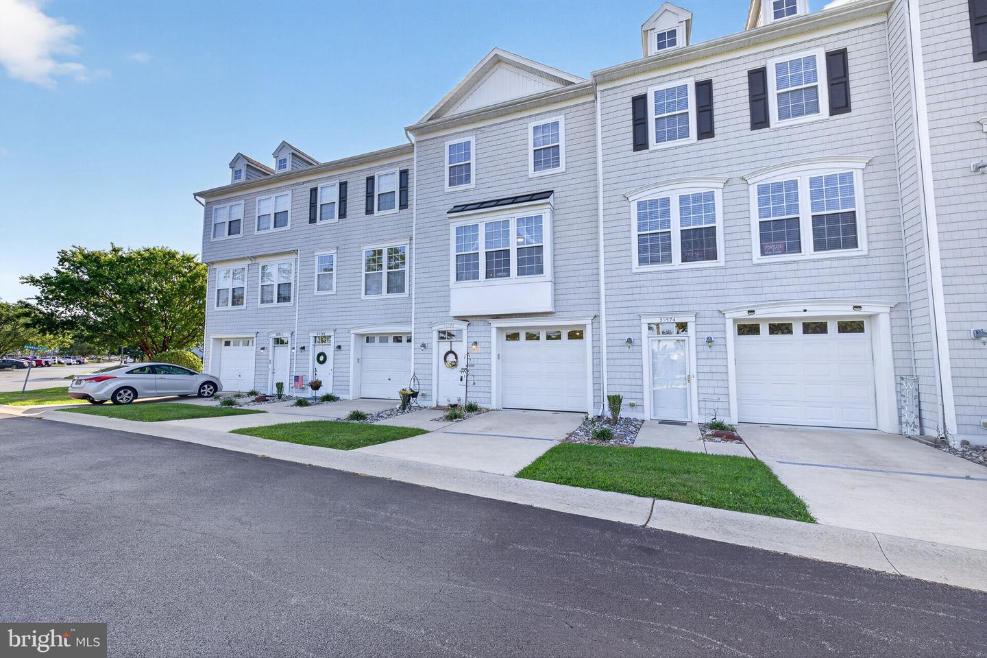 35576 N GLOUCESTER CIR #B13 Property Photo 1