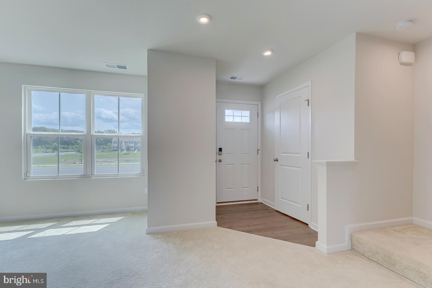 12070 Geyer Ave Property Photo 5