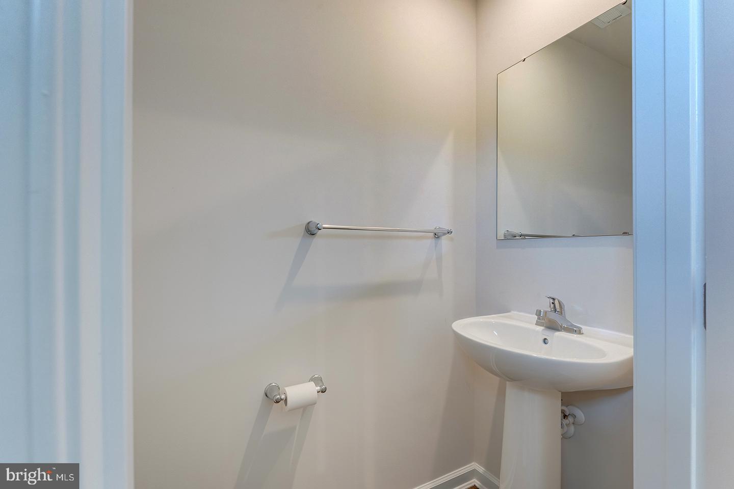 12070 Geyer Ave Property Photo 7