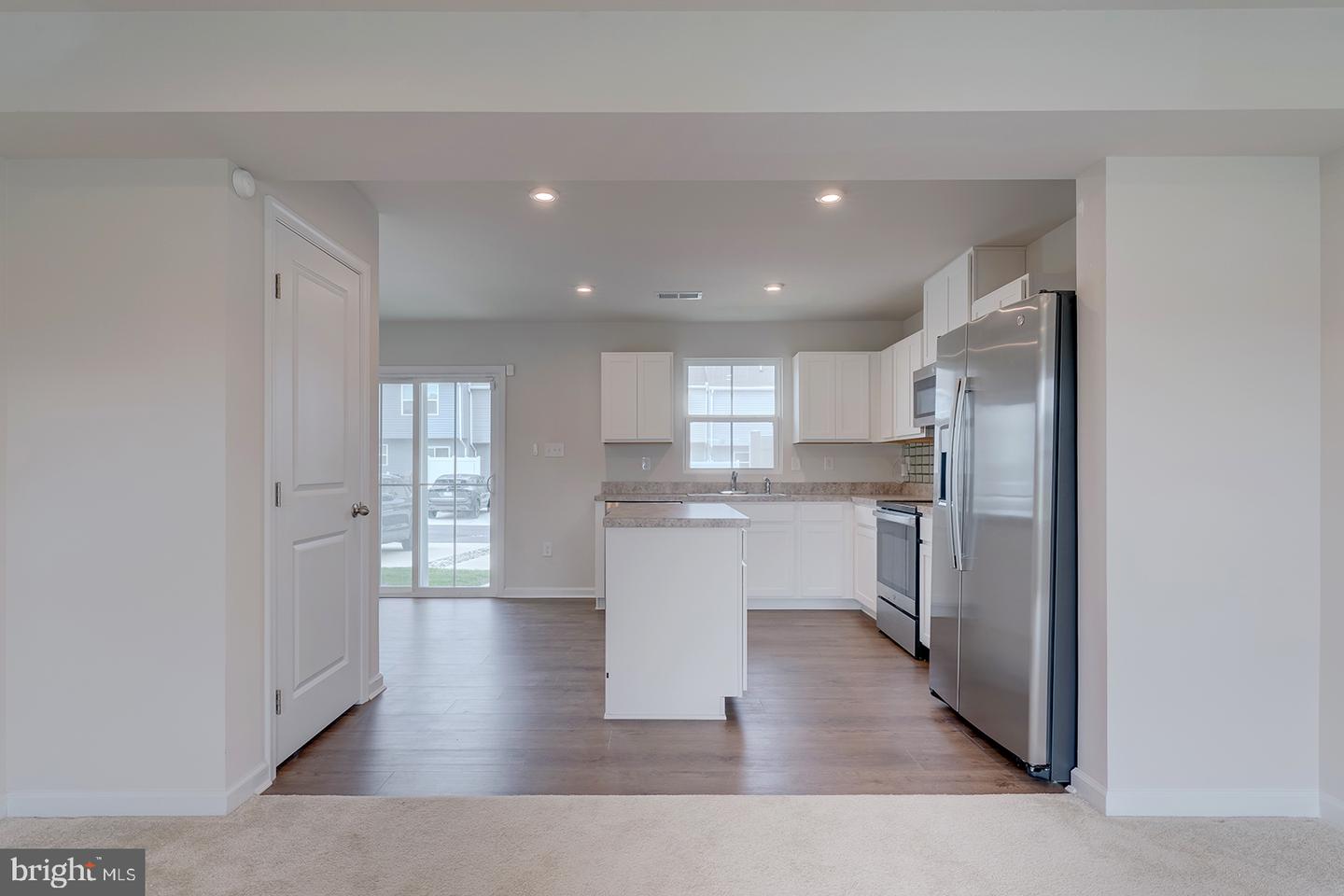 12070 Geyer Ave Property Photo 9
