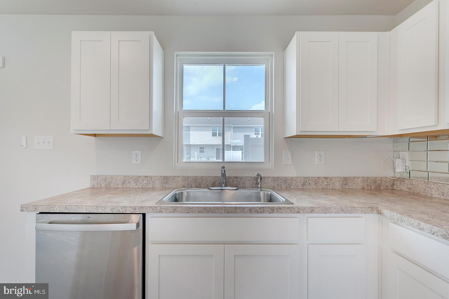 12070 Geyer Ave Property Photo 13