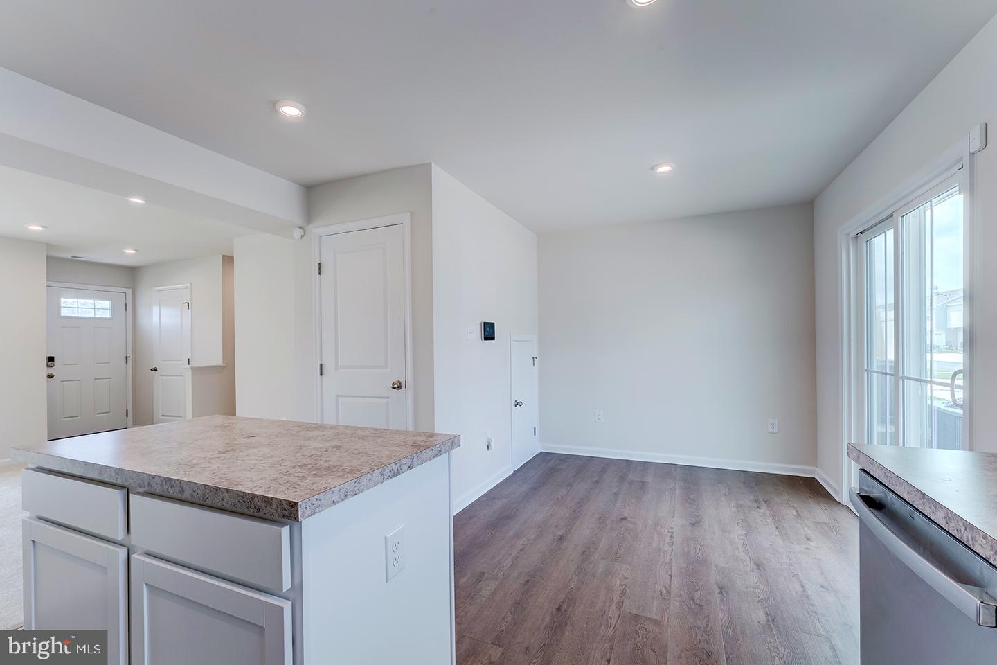 12070 Geyer Ave Property Photo 14