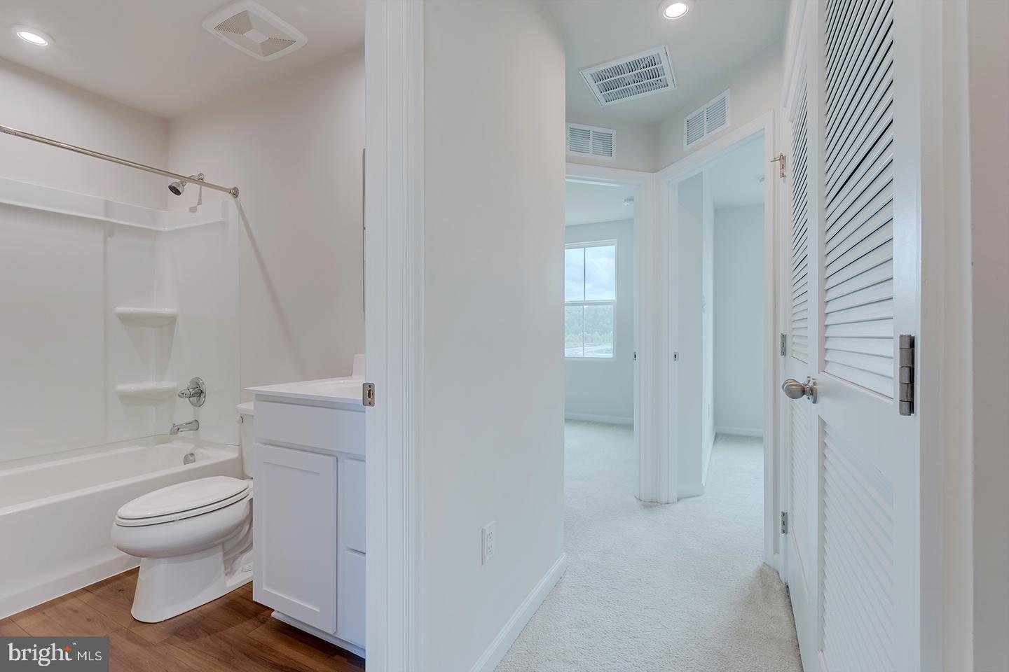 12070 Geyer Ave Property Photo 22