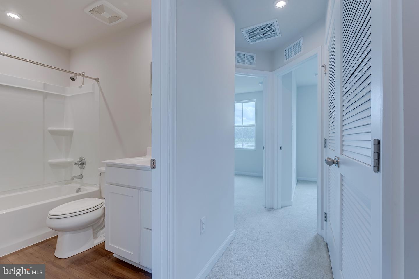 12070 Geyer Ave Property Photo 23