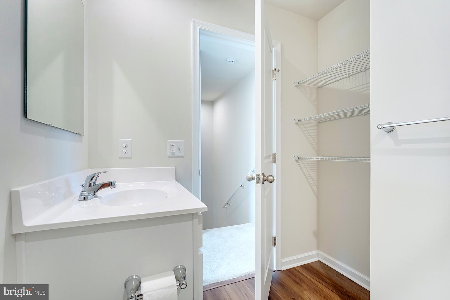 12070 Geyer Ave Property Photo 24