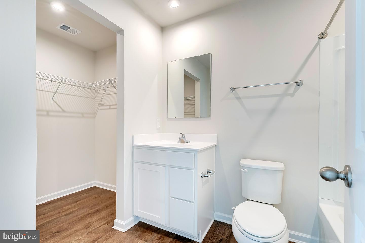 12070 Geyer Ave Property Photo 27