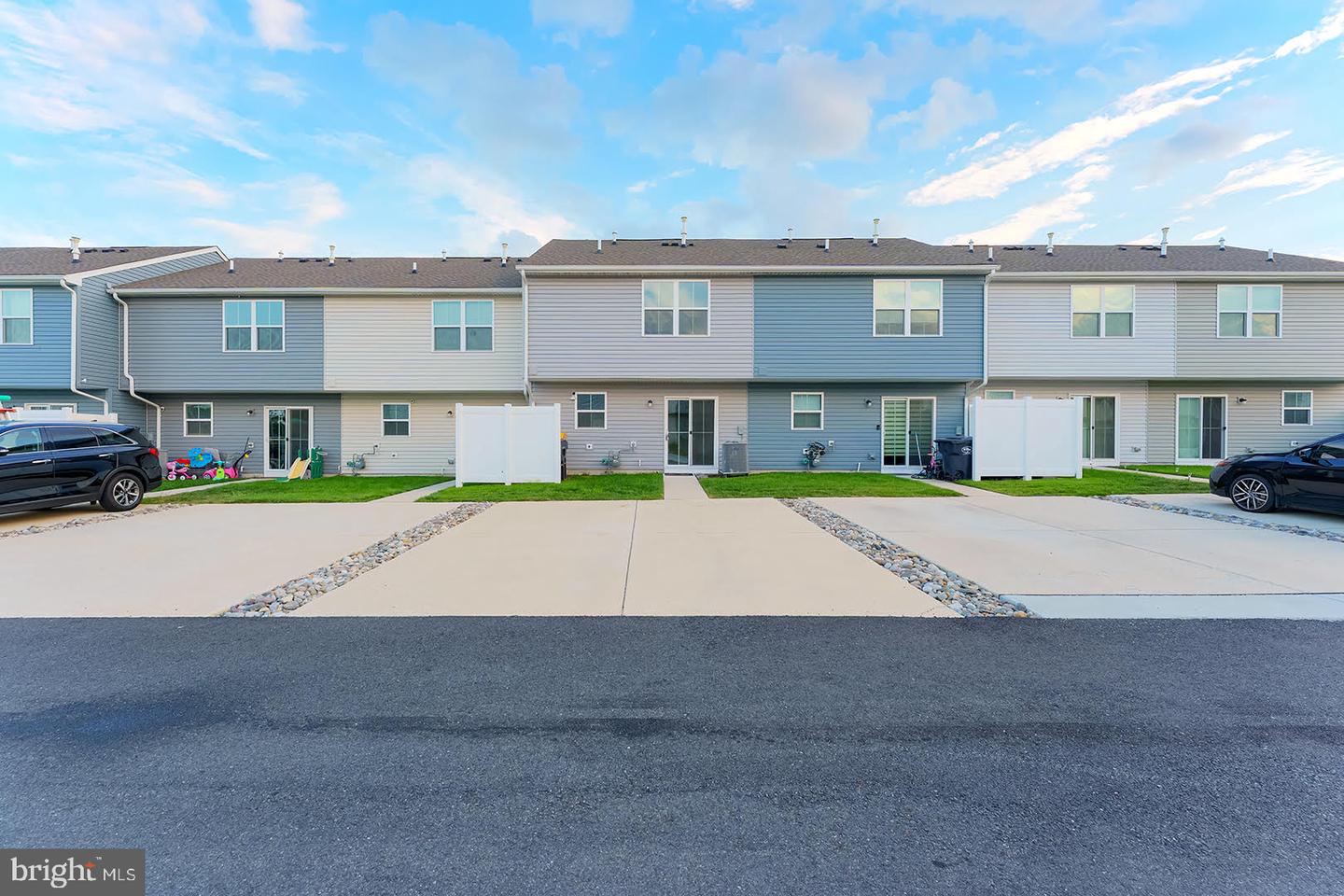 12070 Geyer Ave Property Photo 40