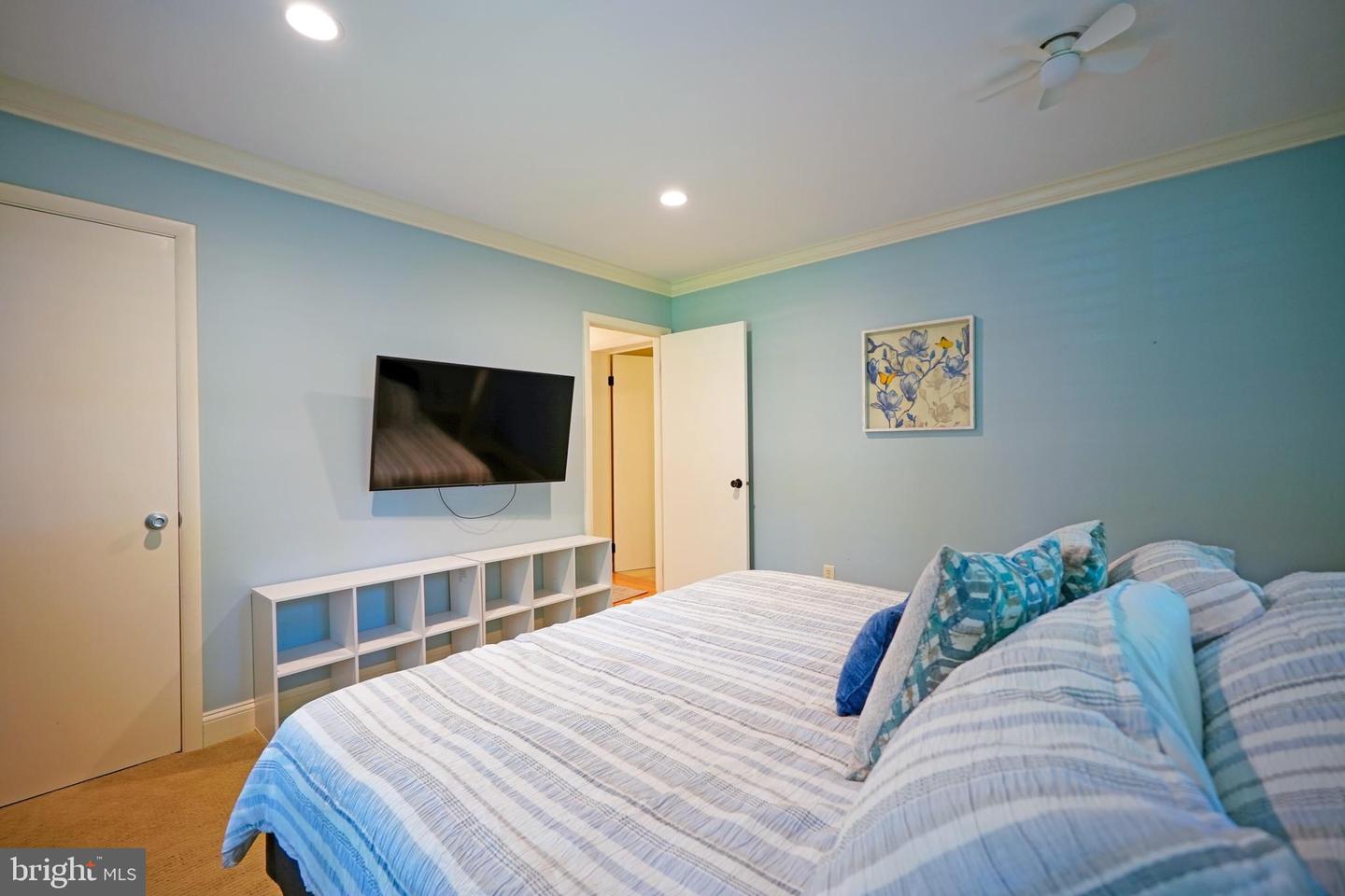 101 Oak Ln Property Photo 17