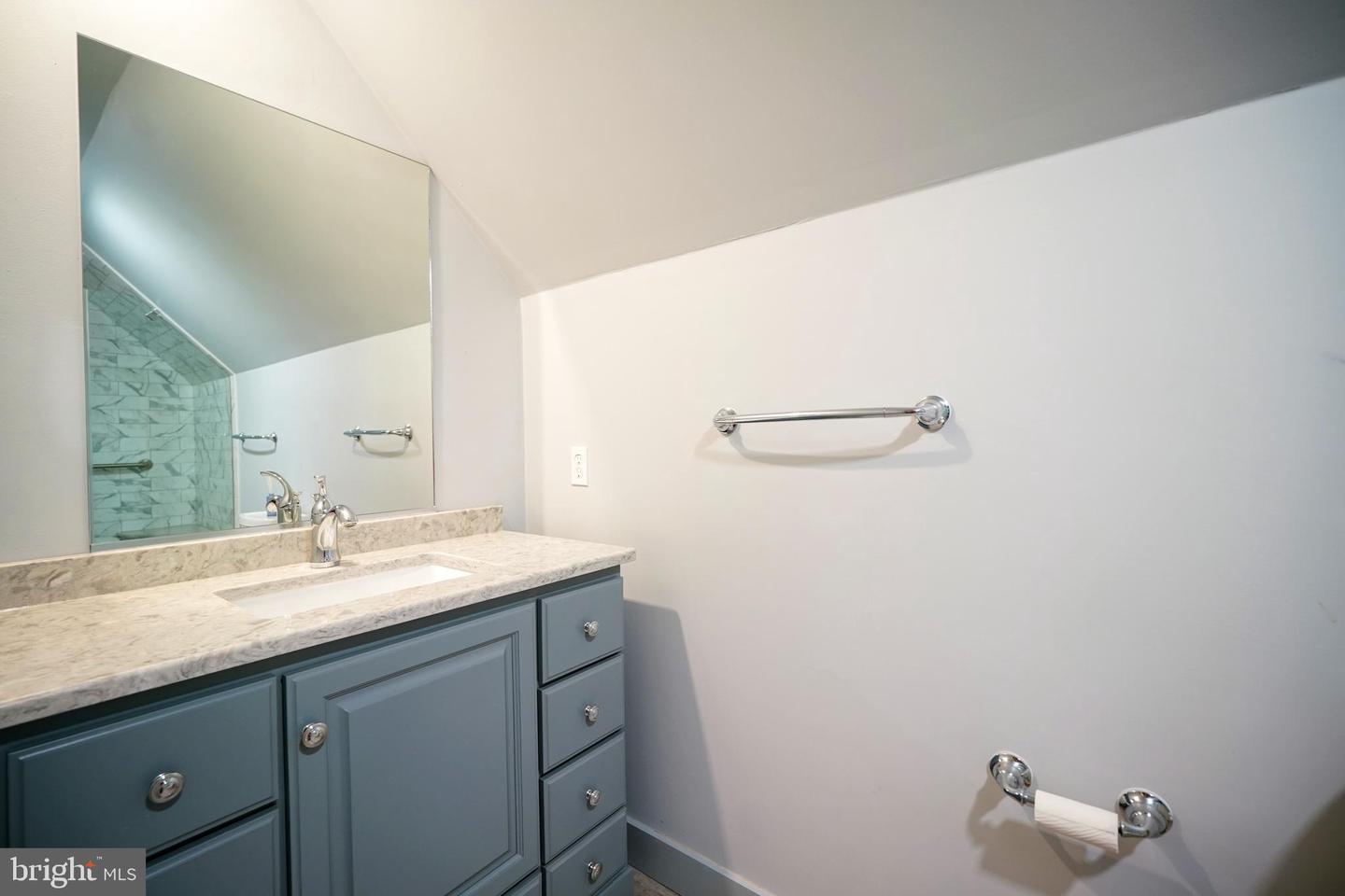 101 Oak Ln Property Photo 25