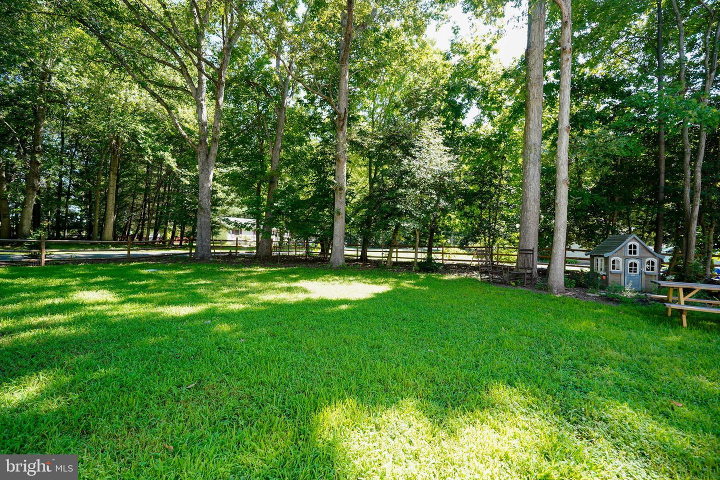 101 Oak Ln Property Photo 32