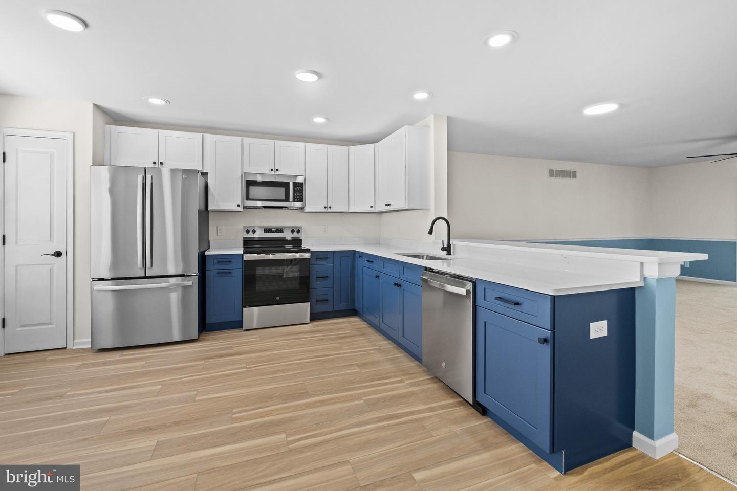 37264 Sea Coast Ct #13 Property Photo 18