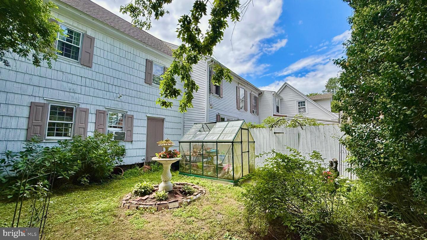 327 Union St Property Photo 84