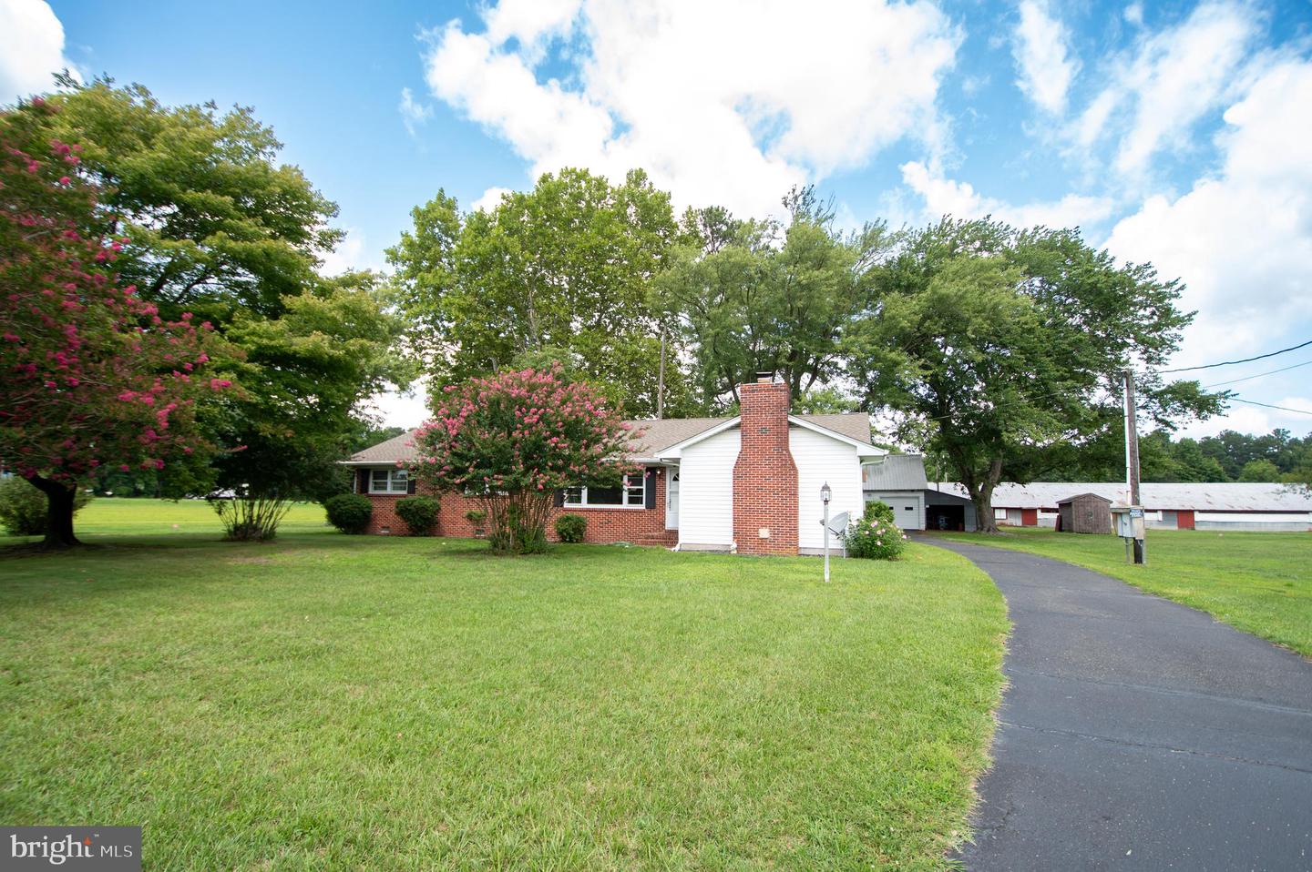 9393 Airport Rd Property Photo 1