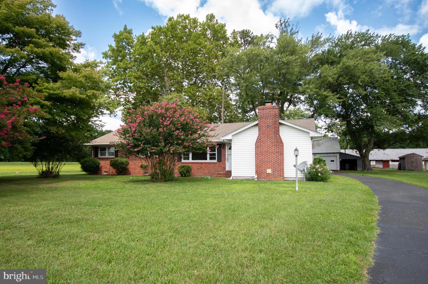 9393 Airport Rd Property Photo 2