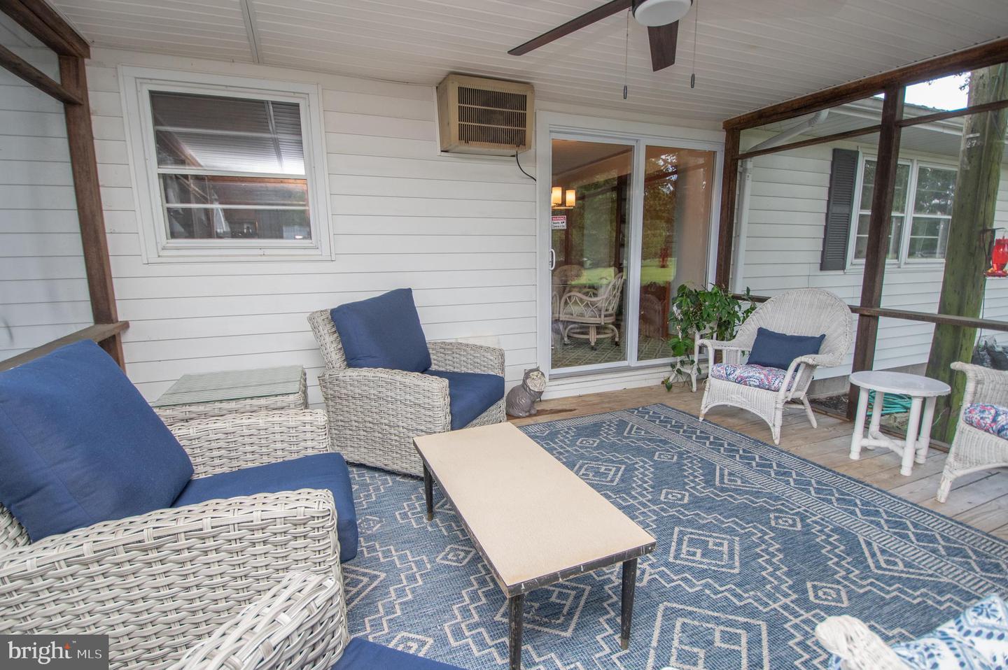 9393 Airport Rd Property Photo 17