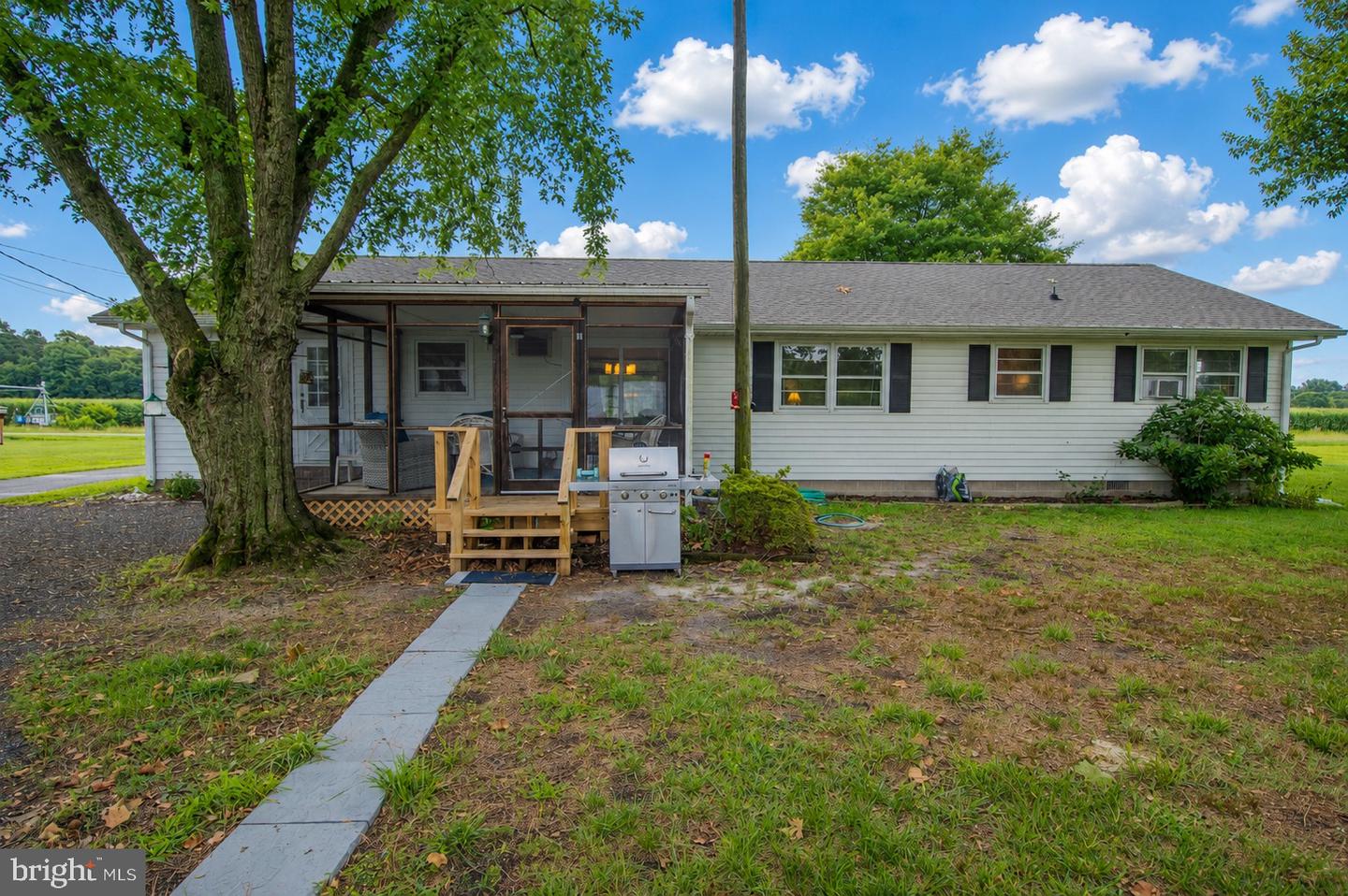 9393 Airport Rd Property Photo 18