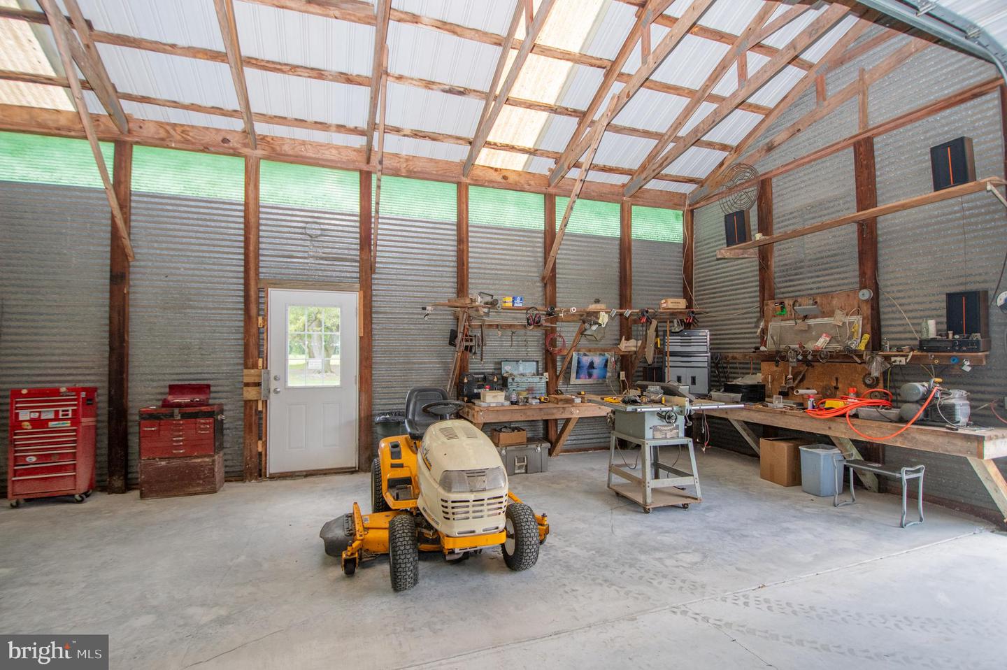 9393 Airport Rd Property Photo 23