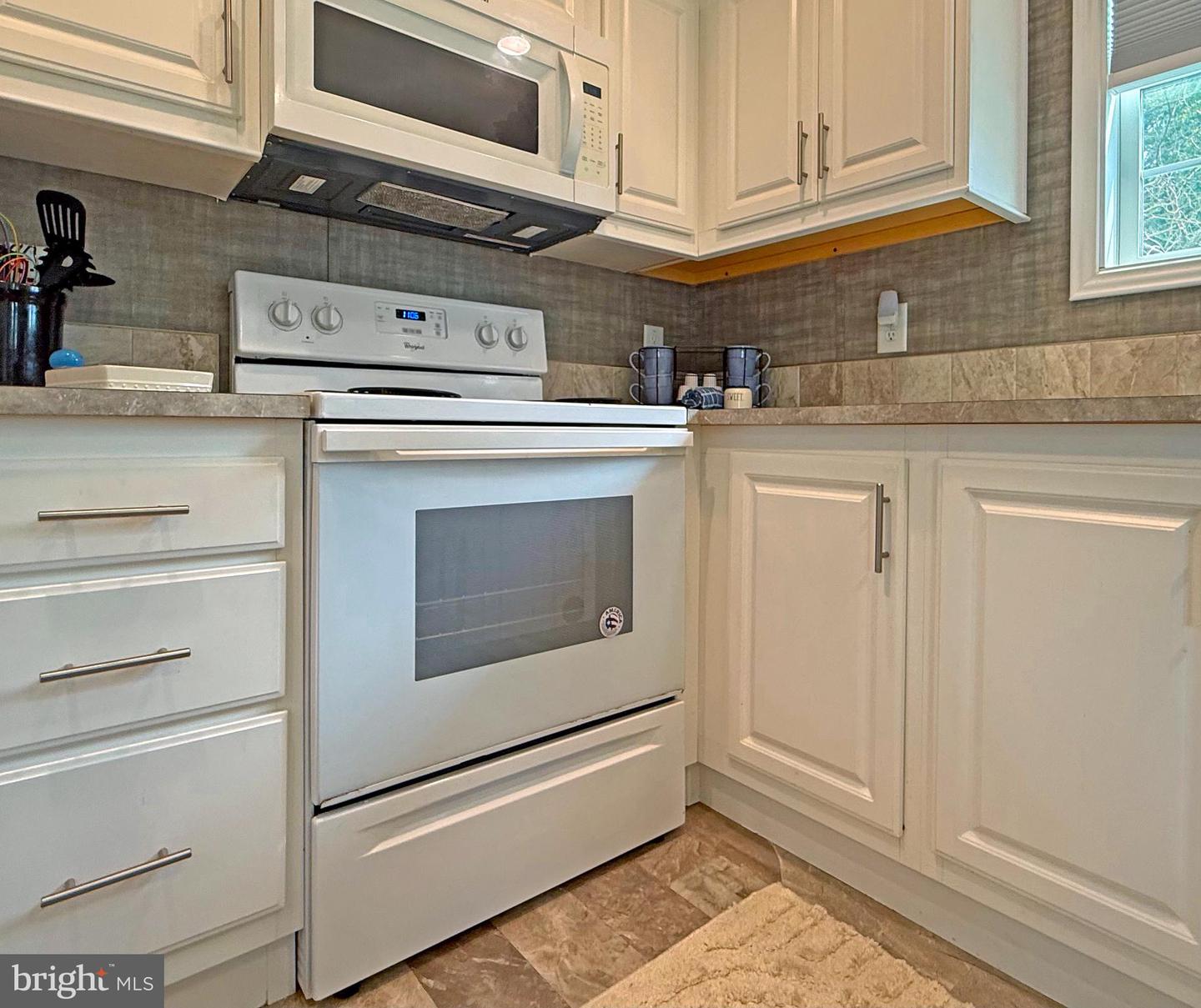 31597 Oak Ct #h-103 Property Photo 8