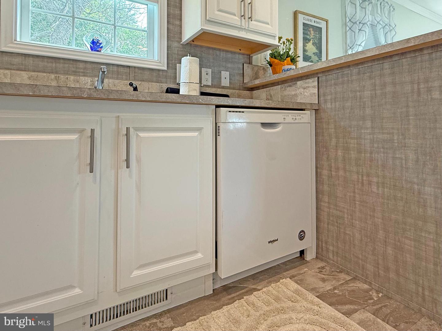 31597 Oak Ct #h-103 Property Photo 9