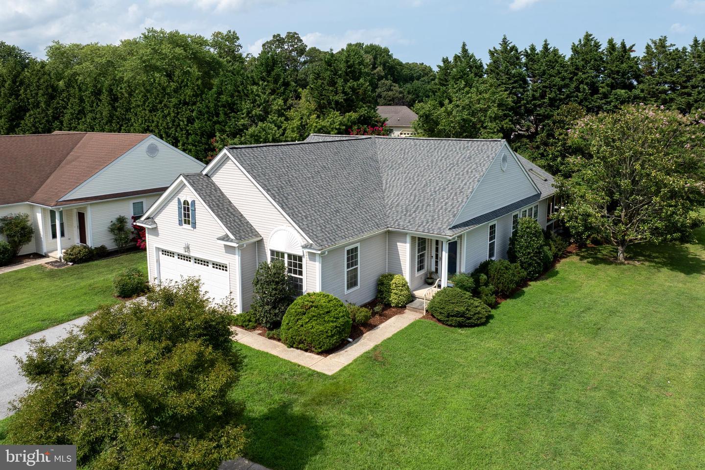 100 SELBOURNE CT Property Photo 1