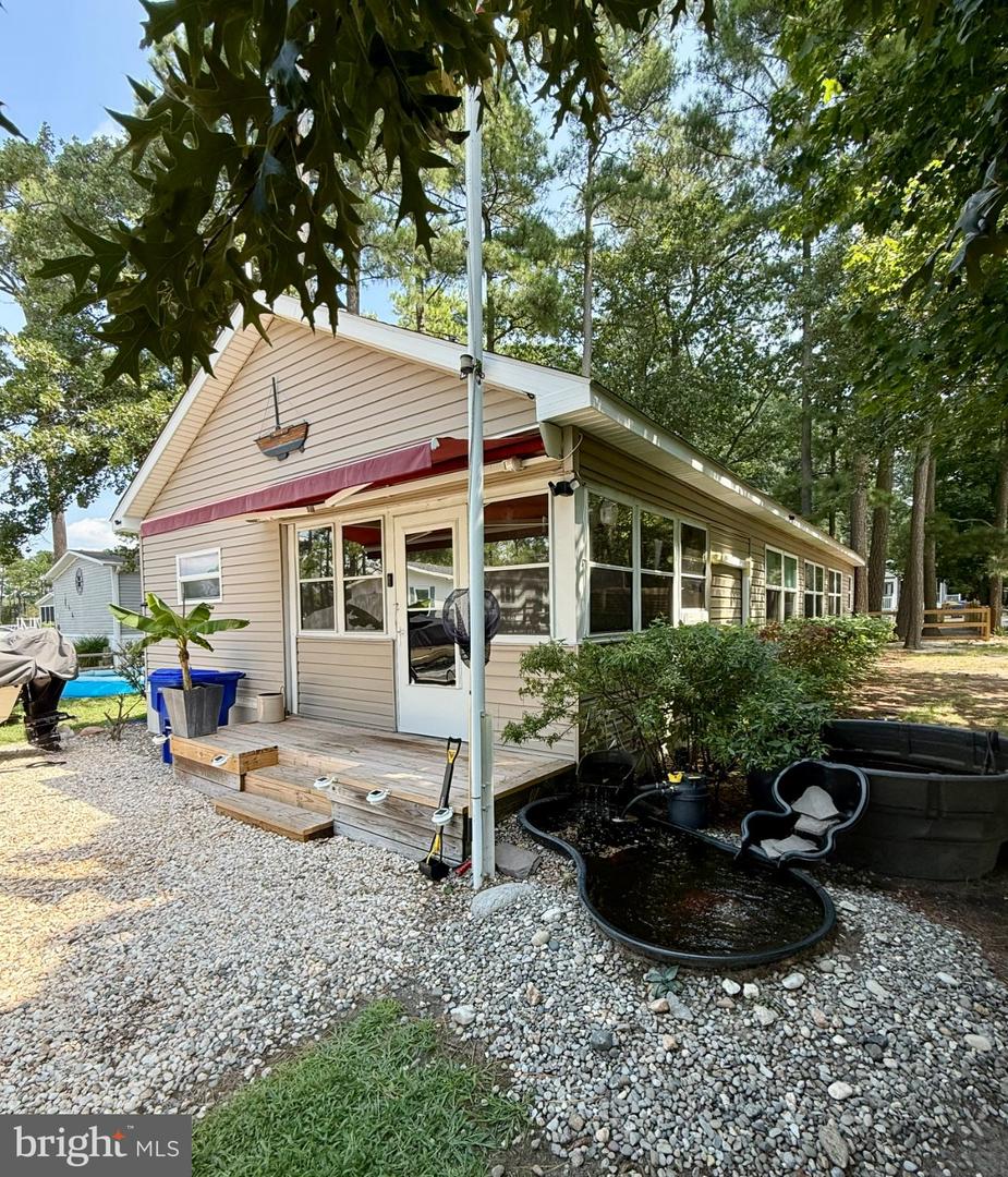 27303 WATERSEDGE RD Property Photo 1