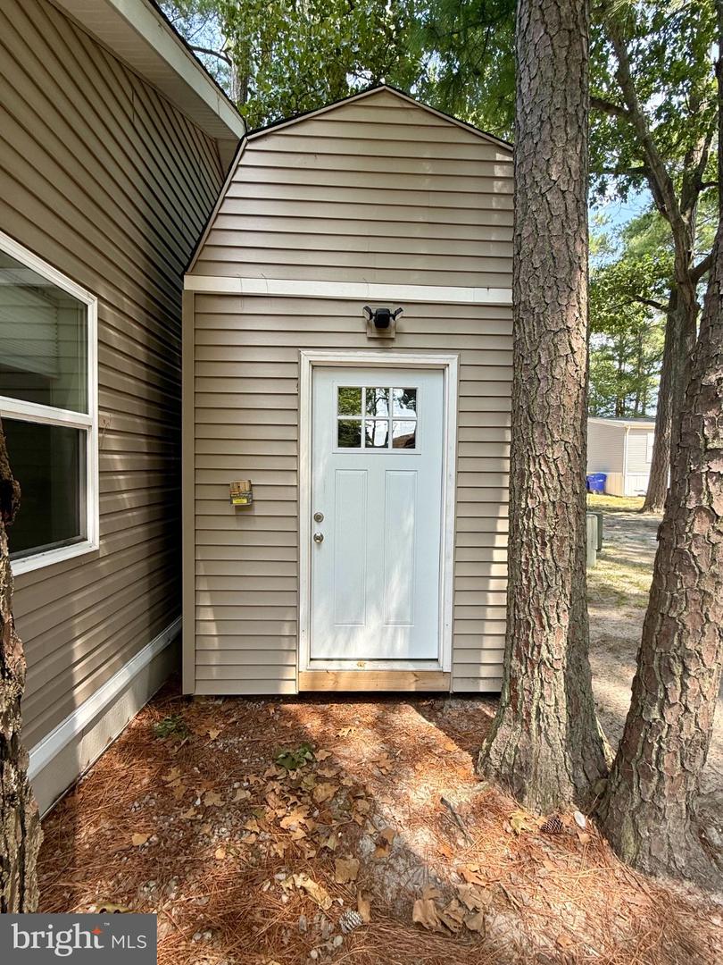 27303 Watersedge Rd Property Photo 15