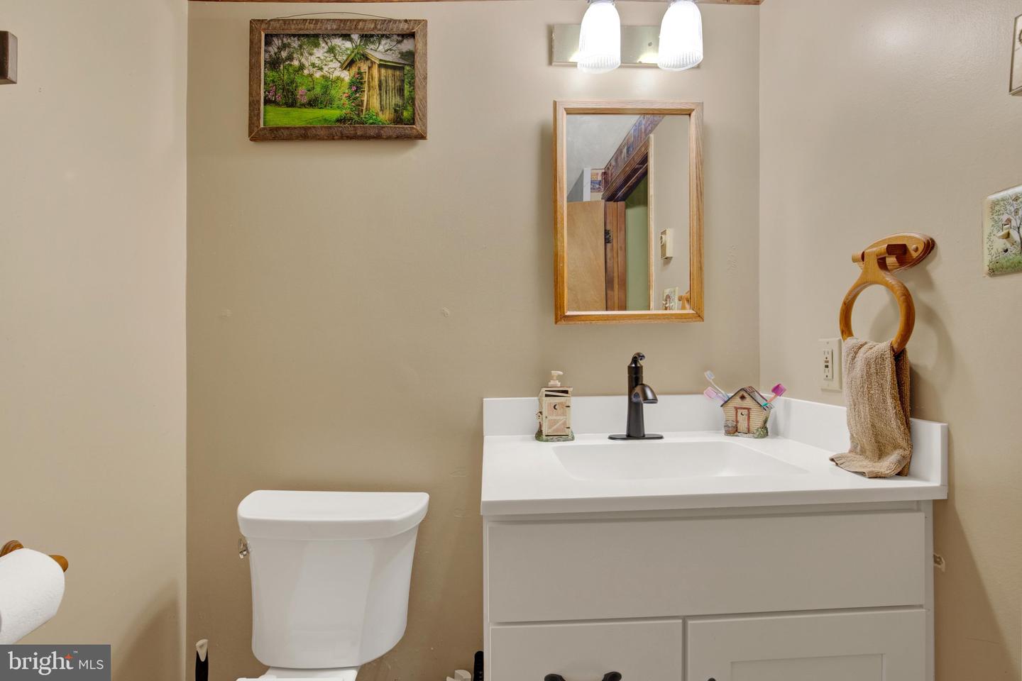 1 Waples Dr Property Photo 6