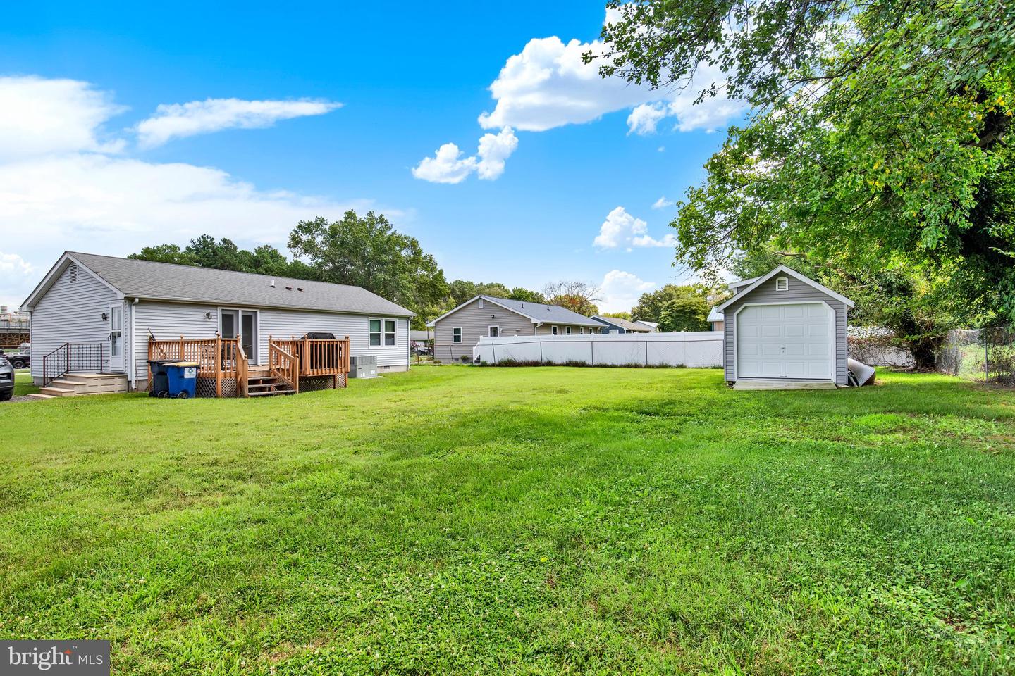 1 Waples Dr Property Photo 15