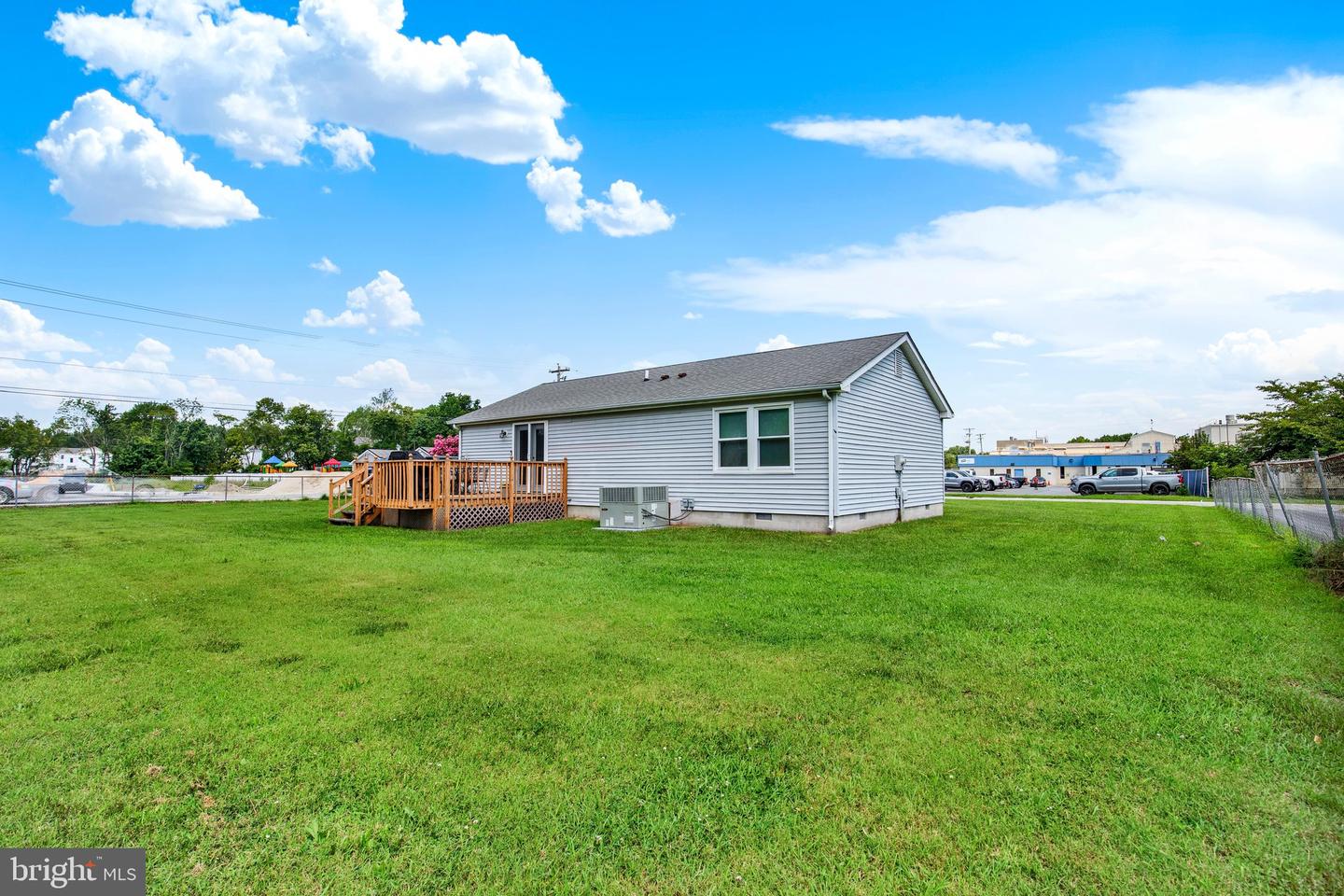 1 Waples Dr Property Photo 16