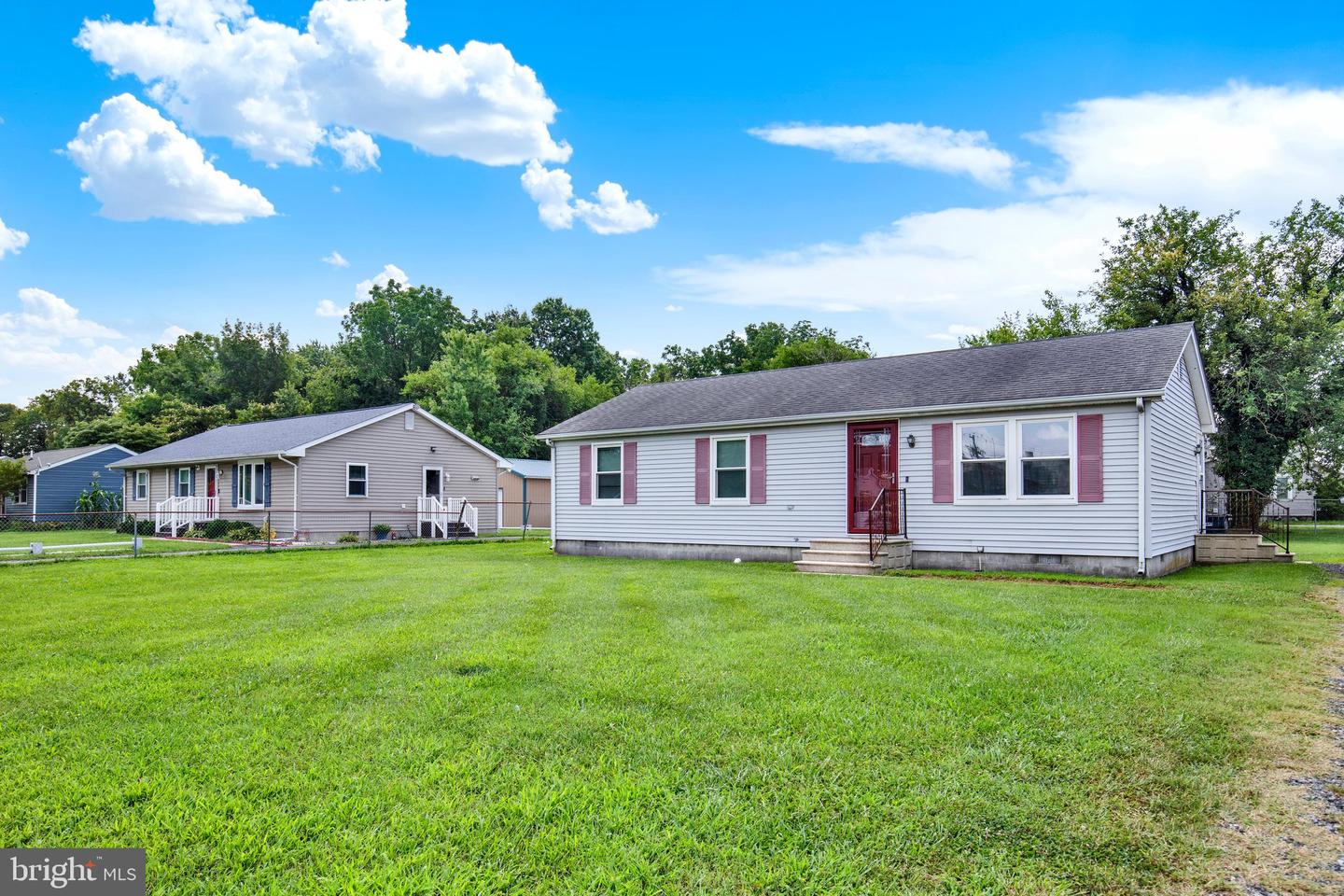 1 Waples Dr Property Photo 18