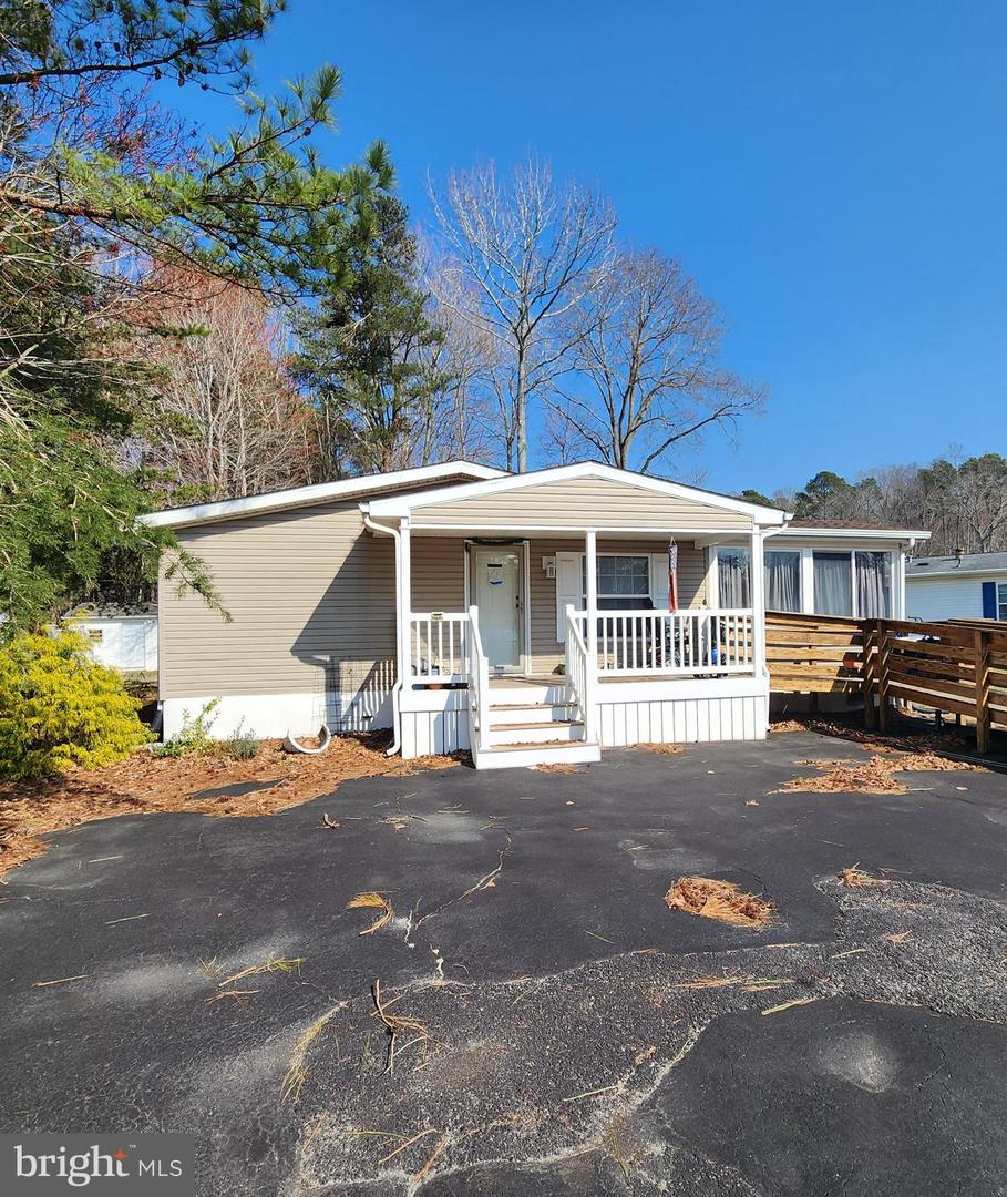 203 Long Neck Cir Property Photo 1