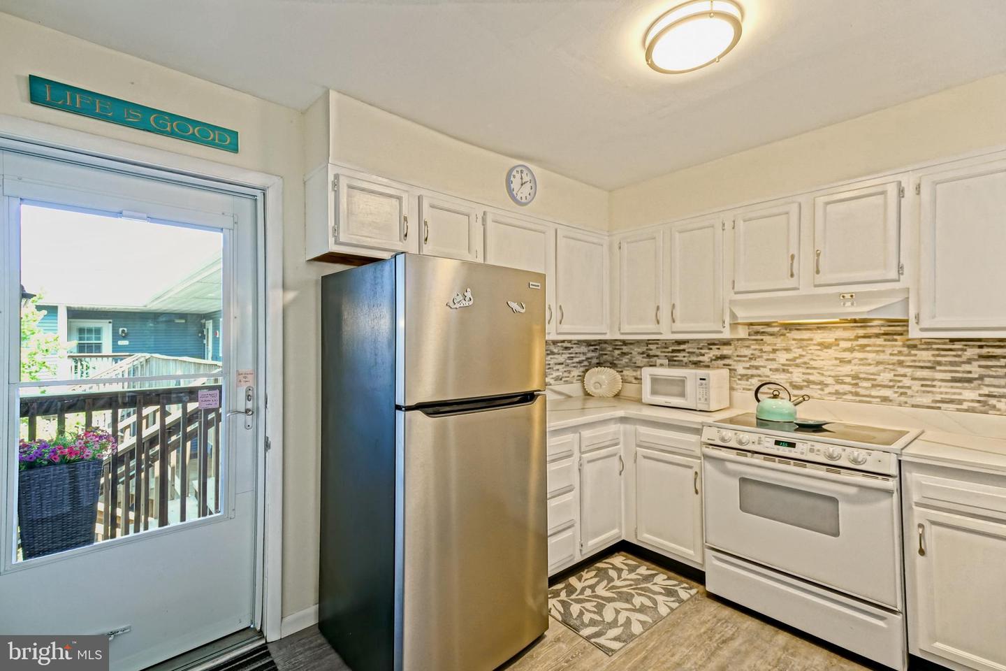 200 Henlopen Sta #301-b Property Photo 6