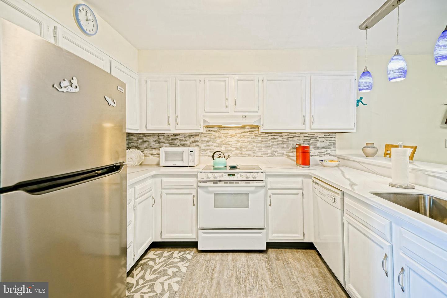 200 Henlopen Sta #301-b Property Photo 7