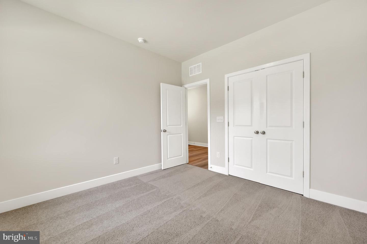1220 Morris St Property Photo 6