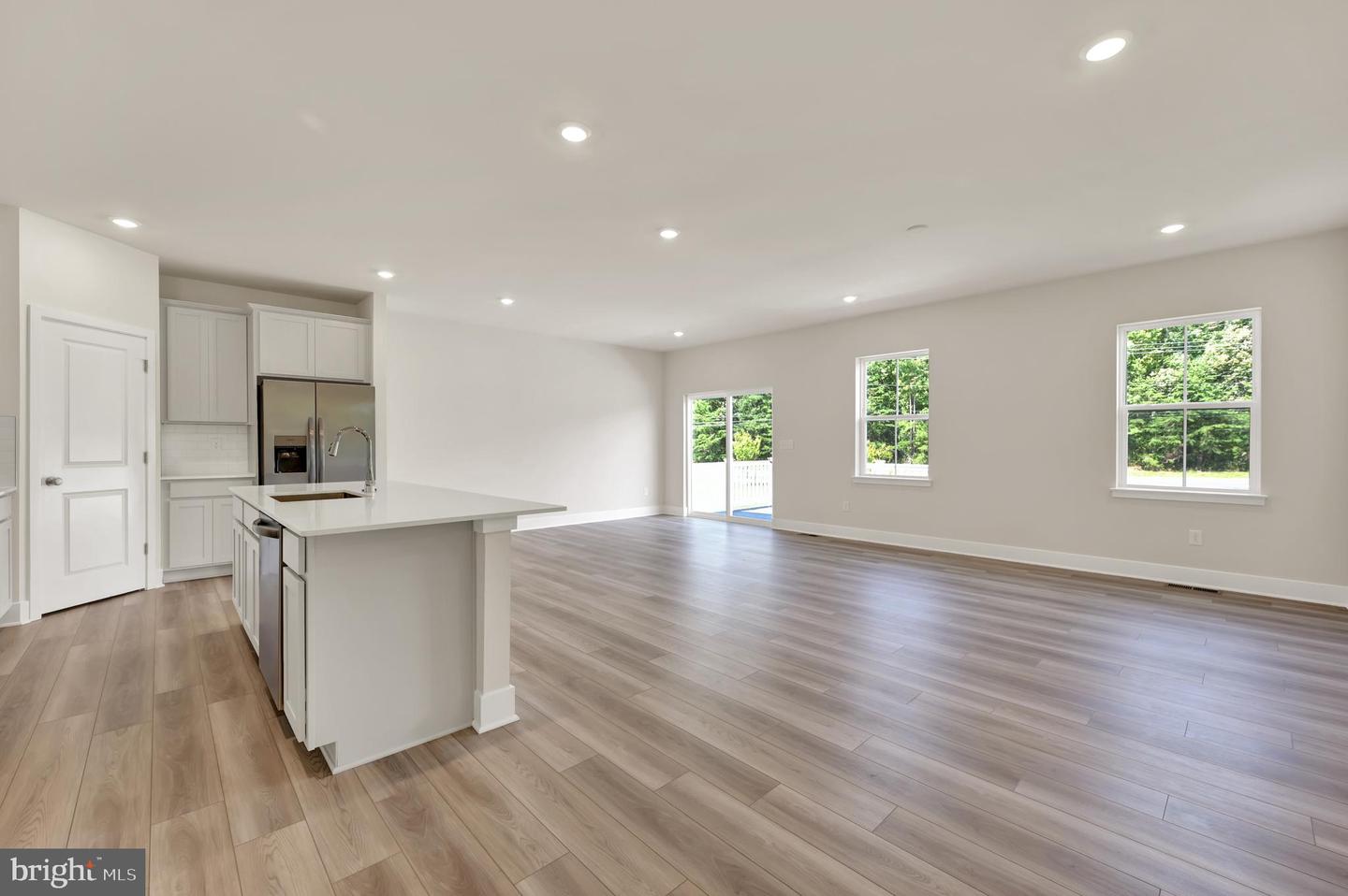 1220 Morris St Property Photo 8