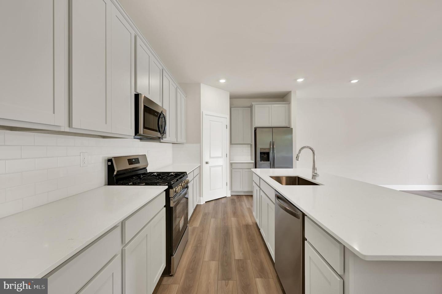 1220 Morris St Property Photo 9