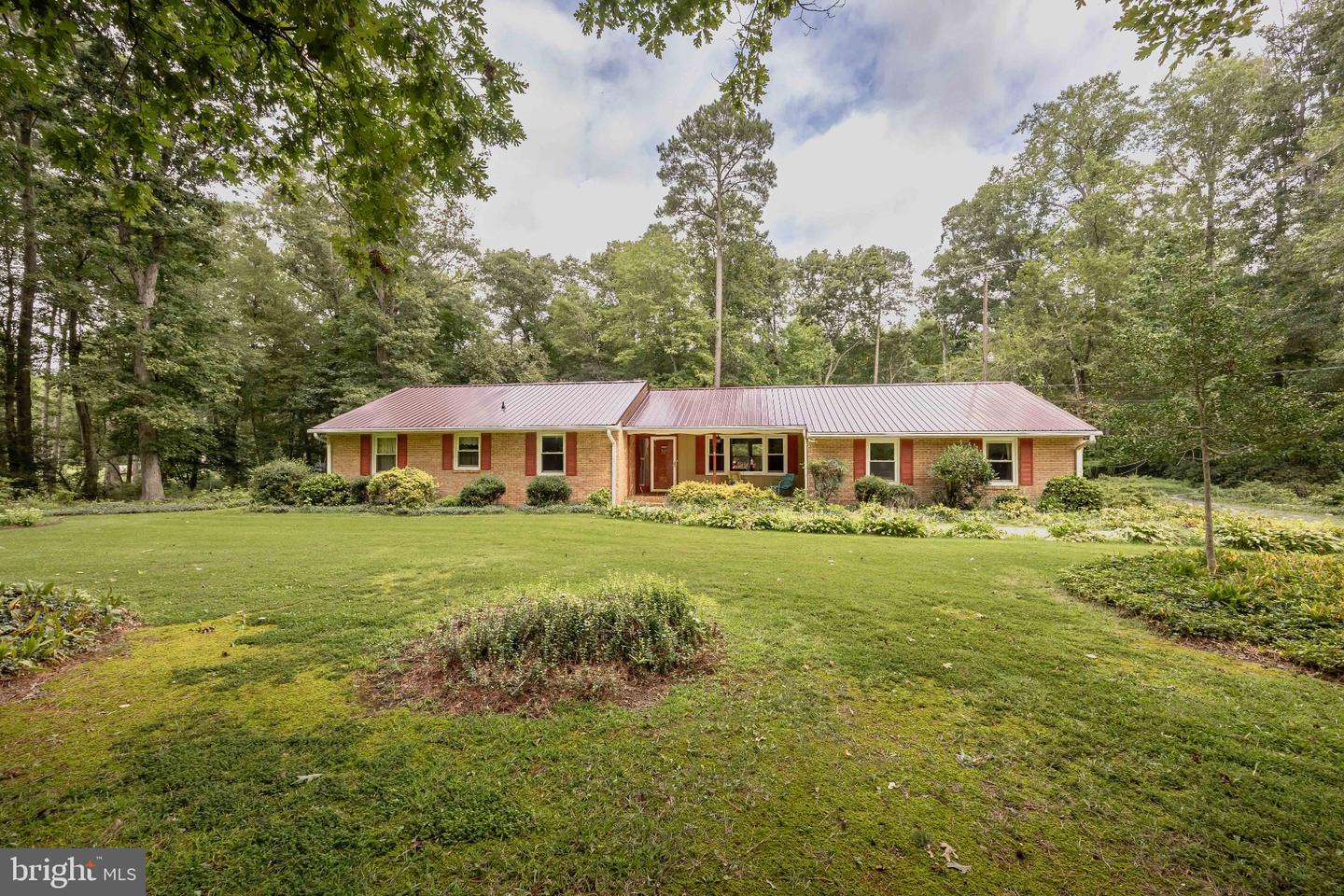 12075 Whitesville Rd Property Photo 1