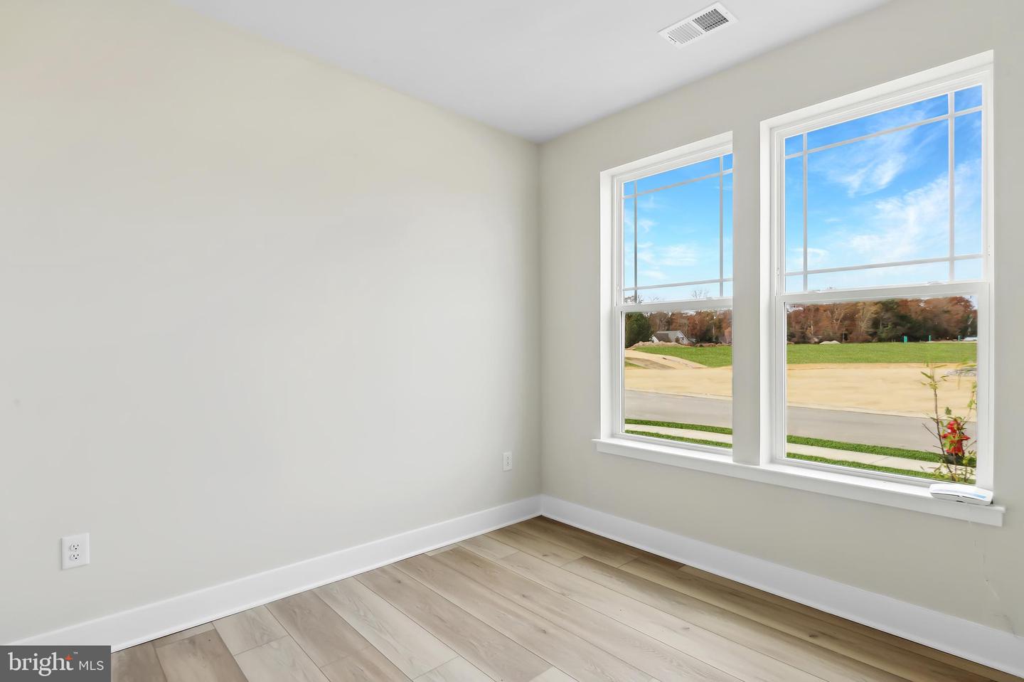 24202 Long Pond Dr Property Photo 3