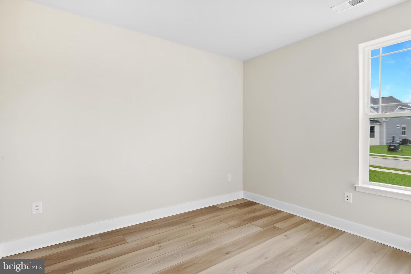 24202 Long Pond Dr Property Photo 6
