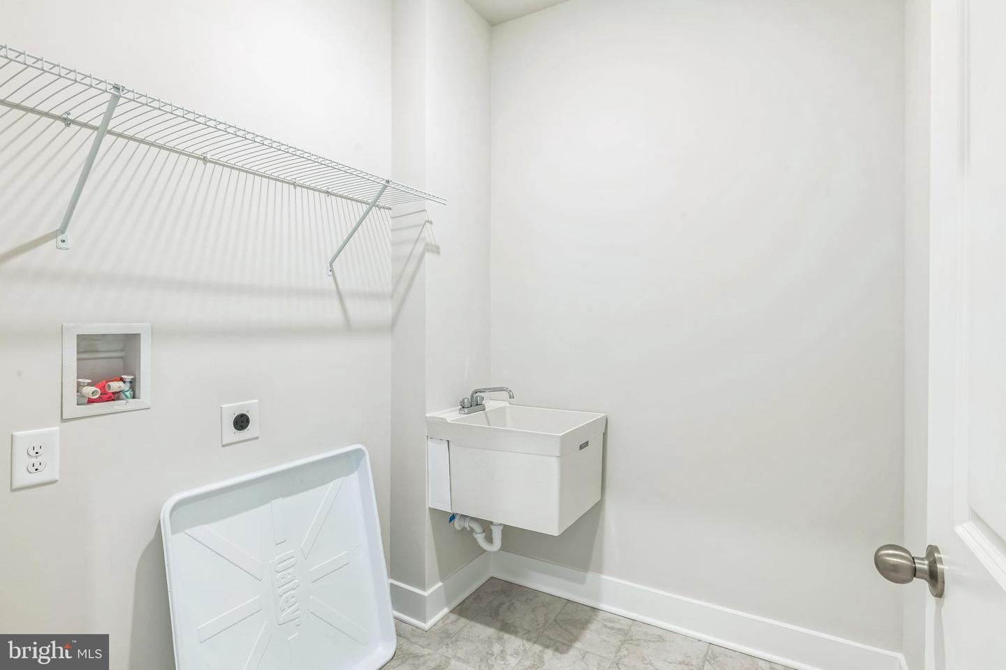 24202 Long Pond Dr Property Photo 8