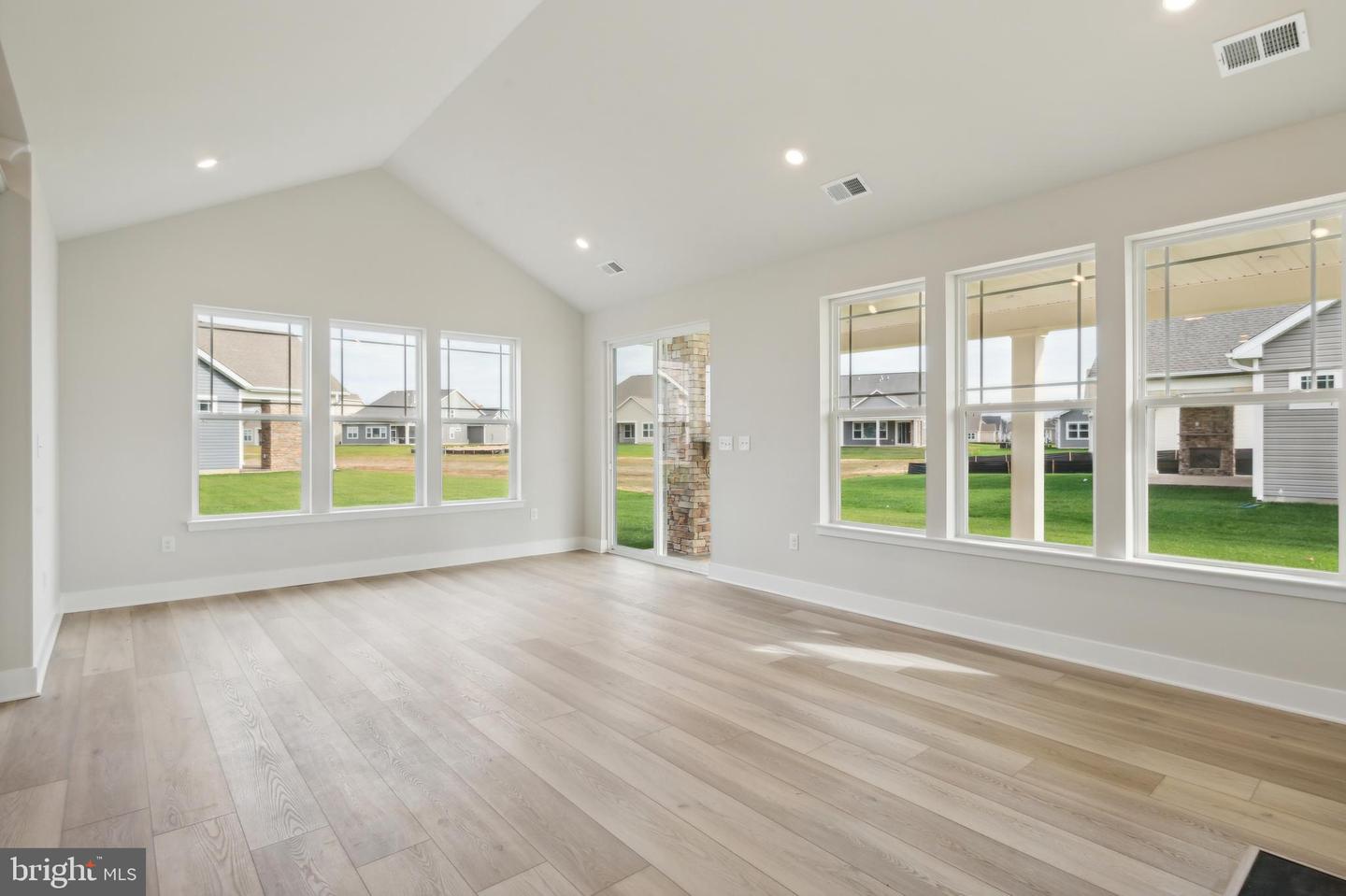 24202 Long Pond Dr Property Photo 16